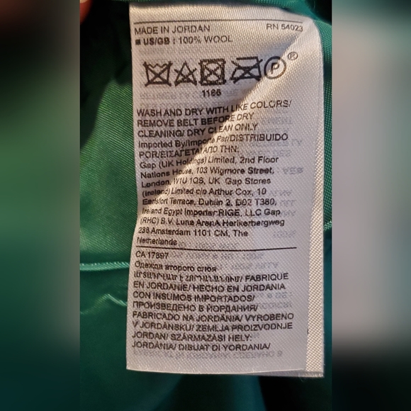 165. NWOT - Banana Republic High Rise Wool Bermuda Shorts - Picture 7 of 7